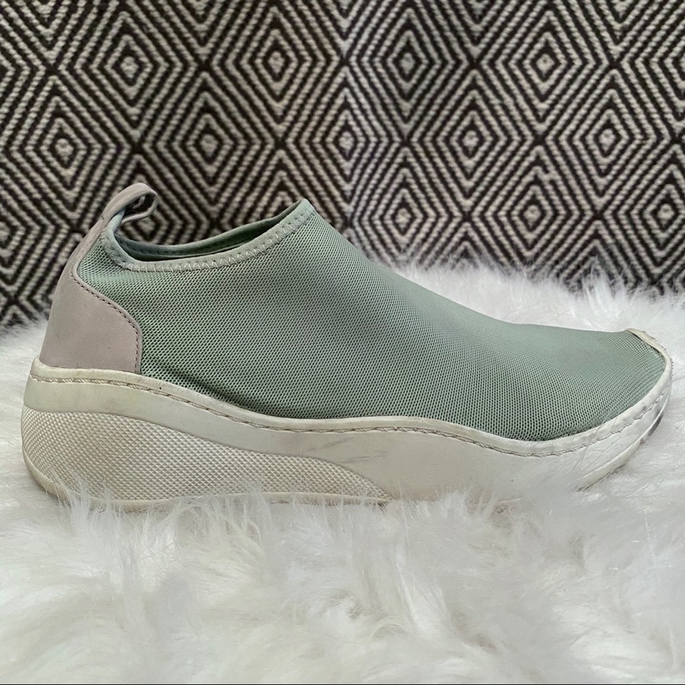 Mint Sneakers